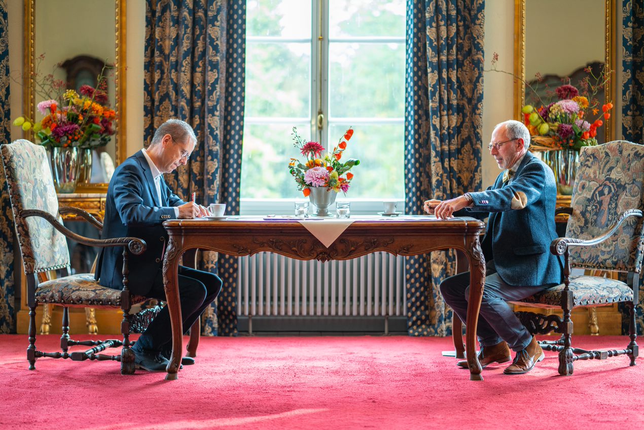 CITAVERDE College zet handtekening voor Floral Education Center in Kasteeltuinen Arcen