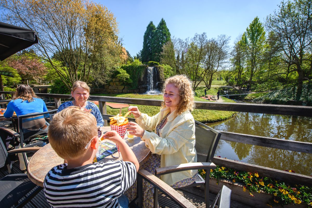 Möchtest du im schönsten Gartenpark der Niederlande arbeiten und dafür sorgen, dass unsere Besucher einen herrlichen Tag bei uns verbringen? 