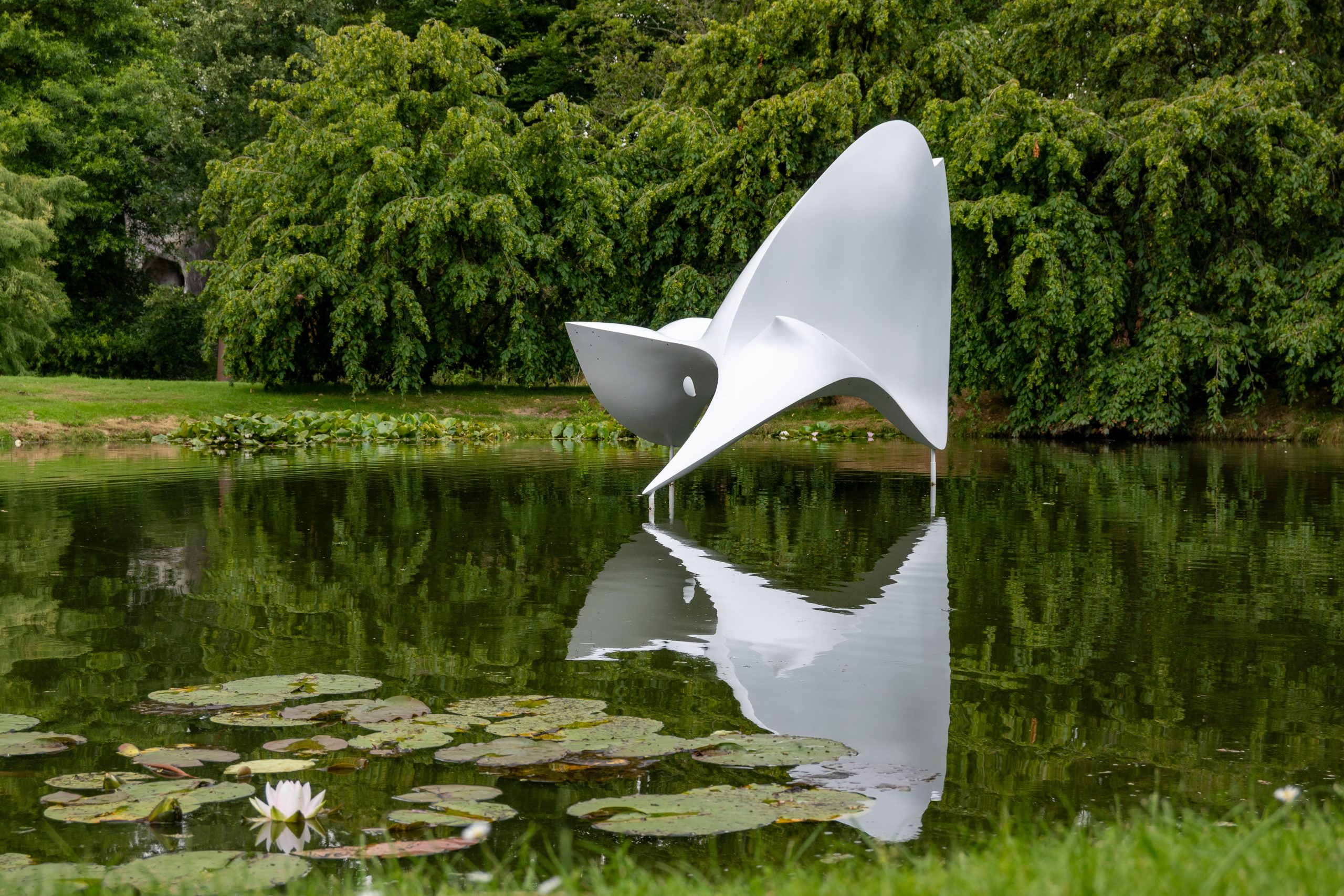 Wasser- und Skulpturengarten